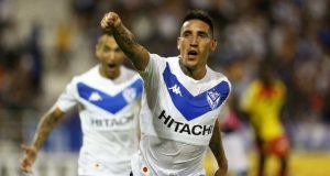 Ricardo Centurión seguirá en Vélez