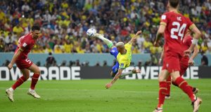 Brasil, con una clase de fútbol, venció por 2-0 a Serbia y cerró la primera fecha de la fase de grupos